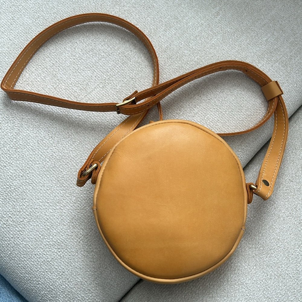 Portland Leather Tan Circle Crossbody Bag - Picture 2 of 6